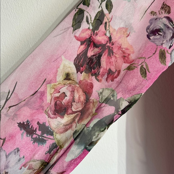Italian made Floral Pink Chiffon Blouse - Picture 4 of 4